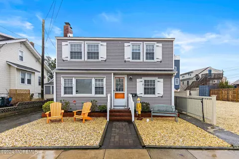 8 E Maryland Ave, Long Beach Township, NJ 08008