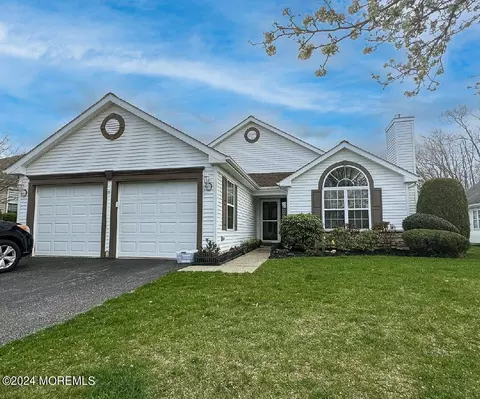 66 Ivy Hill Rd, Lakewood, NJ 08701