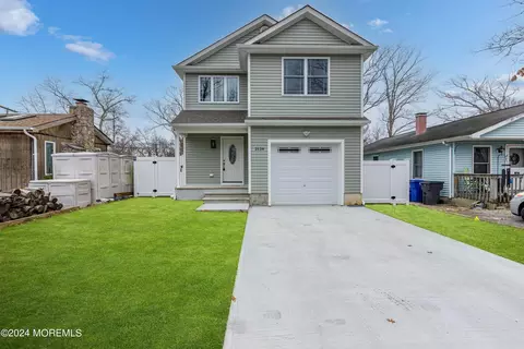 2126 Dolly Rd, Toms River, NJ 08753