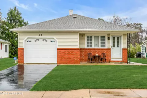 21 Barbados Dr S, Toms River, NJ 08757