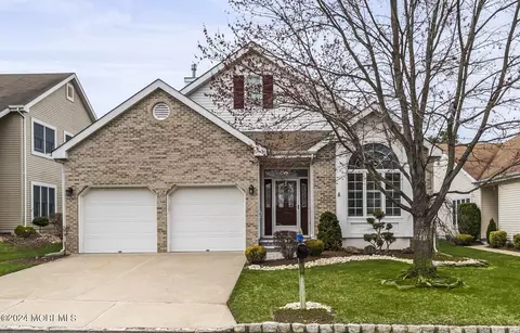 31 Sherwood Dr, Monroe, NJ 08831