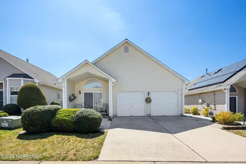 36 Lookout Dr, Manahawkin, NJ 08050