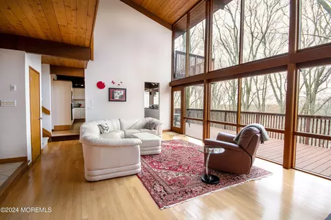 8 Iron Hill Dr, Holmdel, NJ 07733