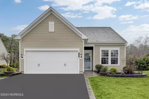 28 Bromley Ln, Manchester, NJ 08759