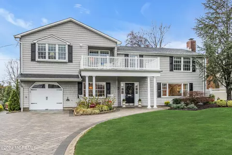 1 Harbor View Dr, Atlantic Highlands, NJ 07716