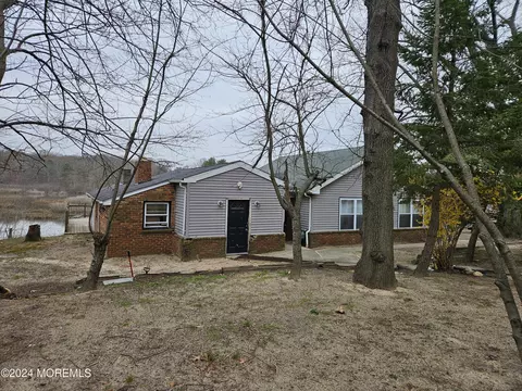 66 Mercer St, Keansburg, NJ 07734
