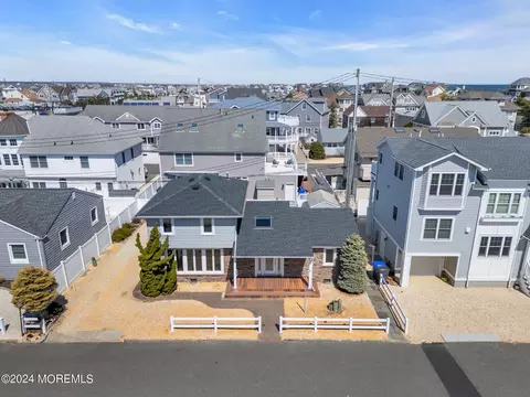 36 Jacobsen Ln, Normandy Beach, NJ 08739