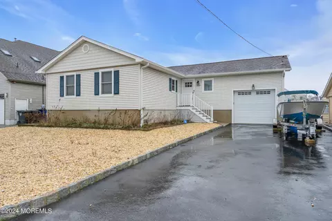 339 Cheryl Dr, Toms River, NJ 08753