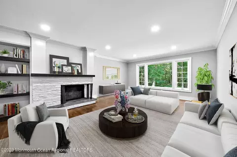 Living - 2 Heathcliff Rd, Rumson, NJ 07760 photo 2 of 5