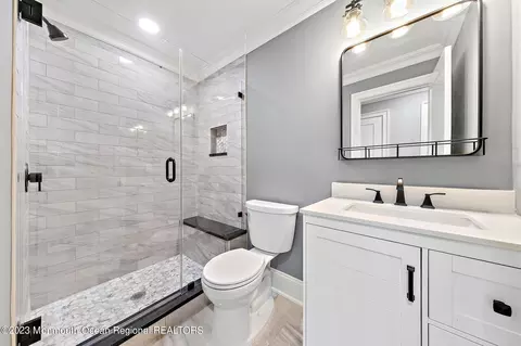 Bath - 2 Heathcliff Rd, Rumson, NJ 07760 photo 1 of 4