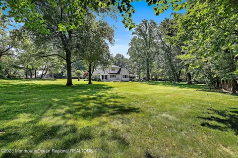 Exterior - 2 Heathcliff Rd, Rumson, NJ 07760 photo 11 of 13