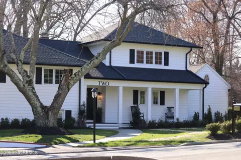Exterior - 2 Heathcliff Rd, Rumson, NJ 07760 photo 2 of 13