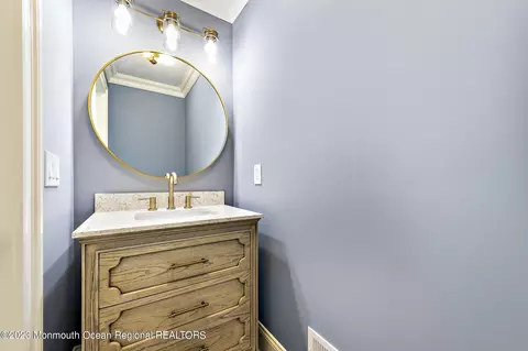 Bath - 2 Heathcliff Rd, Rumson, NJ 07760 photo 4 of 4