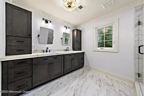 Bath - 2 Heathcliff Rd, Rumson, NJ 07760 photo 3 of 4