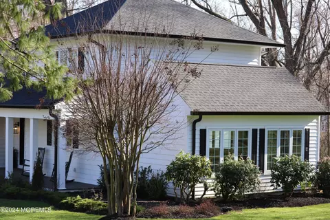Exterior - 2 Heathcliff Rd, Rumson, NJ 07760 photo 6 of 13