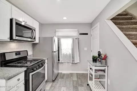 21 Ovington Ave, Edison, NJ 08817 photo 10