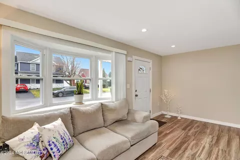 21 Ovington Ave, Edison, NJ 08817 photo 7