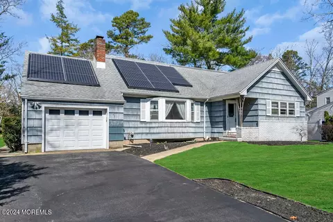 38 Mount Vernon Dr, Toms River, NJ 08753