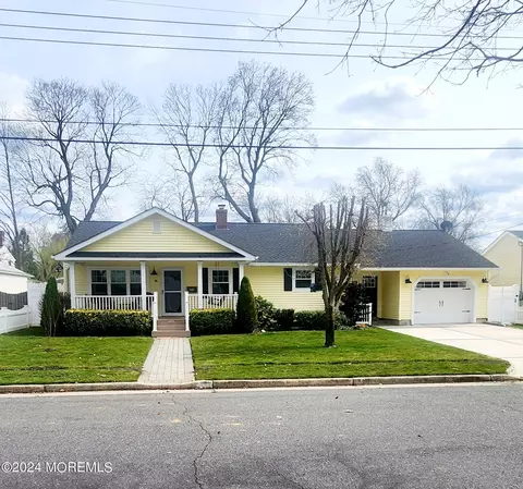 14 Farm Ln, Eatontown, NJ 07724
