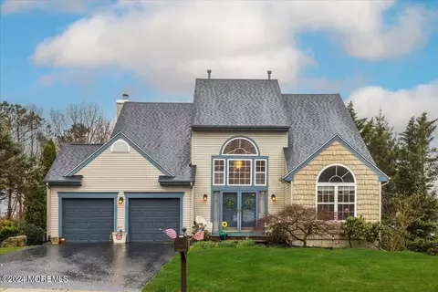 21 Thousand Oaks Ter, Howell, NJ 07731