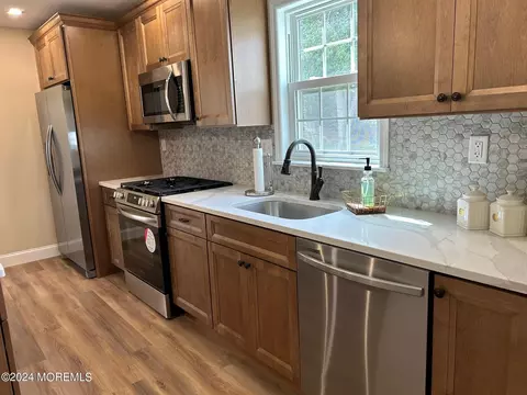 7 Buckingham Dr N, Manchester, NJ 08759
