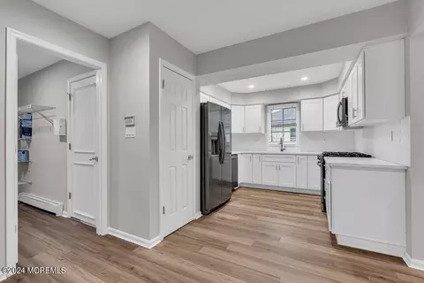 Kitchen - 20 Hampton Dr, Marlboro, NJ 07746 photo 1 of 4
