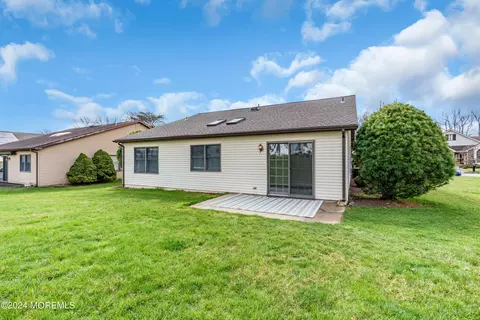 Exterior - 20 Hampton Dr, Marlboro, NJ 07746 photo 5 of 5