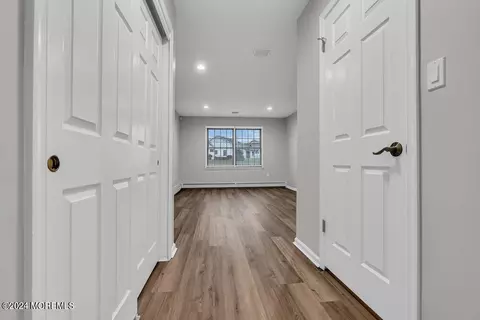 Entry Way - 20 Hampton Dr, Marlboro, NJ 07746 photo 2 of 2