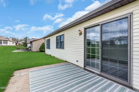 Exterior - 20 Hampton Dr, Marlboro, NJ 07746 photo 3 of 5
