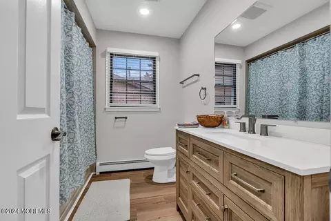 Bath - 20 Hampton Dr, Marlboro, NJ 07746 photo 2 of 2