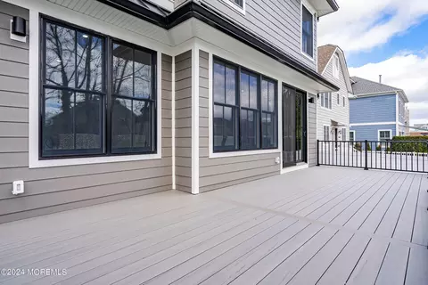 Exterior - 624 Cedarcrest Dr, Brielle, NJ 08730 photo 5 of 8