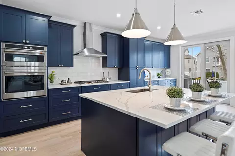 Kitchen - 624 Cedarcrest Dr, Brielle, NJ 08730 photo 4 of 5