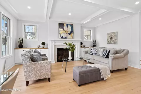 Living - 624 Cedarcrest Dr, Brielle, NJ 08730 photo 2 of 4