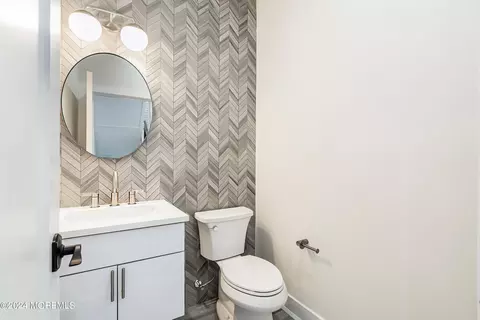 Bath - 626 Cedarcrest Dr, Brielle, NJ 08730 photo 1 of 8