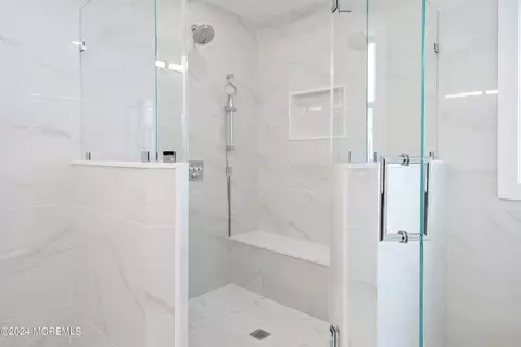 Bath - 626 Cedarcrest Dr, Brielle, NJ 08730 photo 5 of 8