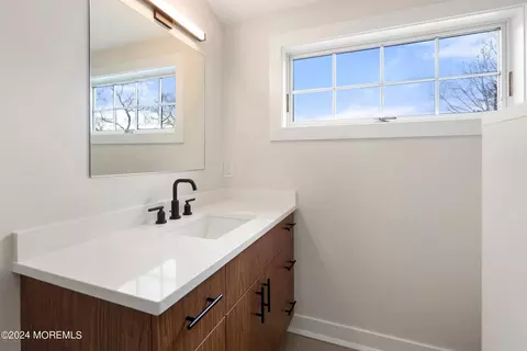 Bath - 626 Cedarcrest Dr, Brielle, NJ 08730 photo 6 of 8