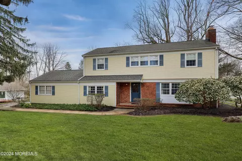 31 Dwight Rd, Middletown, NJ 07748