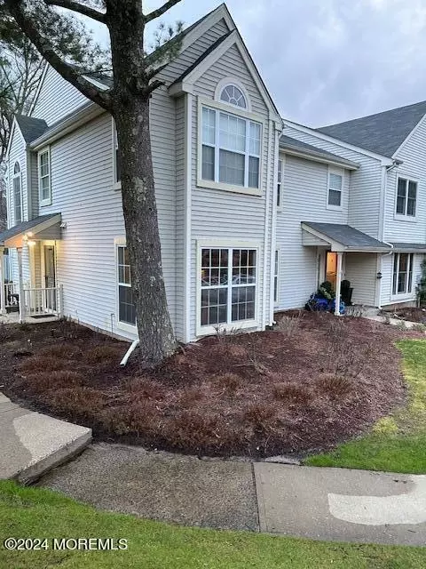 314 Balsam Ct, Howell, NJ 07731