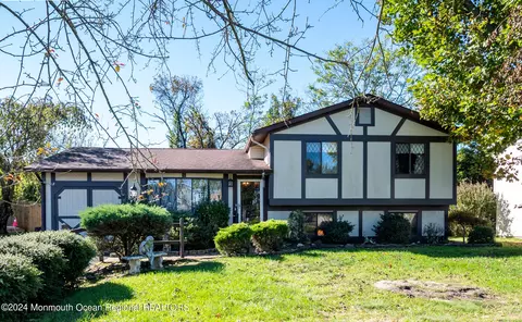1034 Feathertree Dr, Toms River, NJ 08753