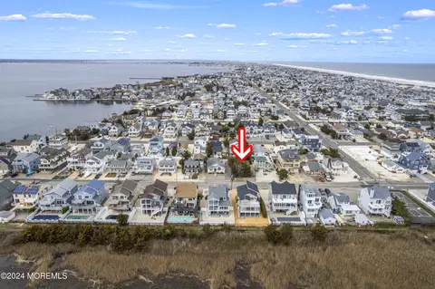 222 24th Ave, Seaside Park, NJ 08752