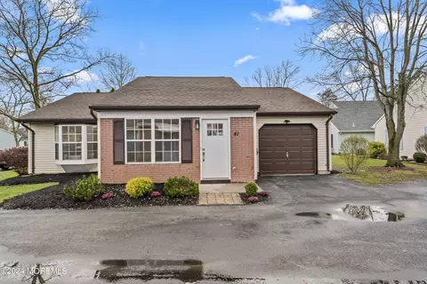 41 Farnworth Close #1000, Freehold, NJ 07728