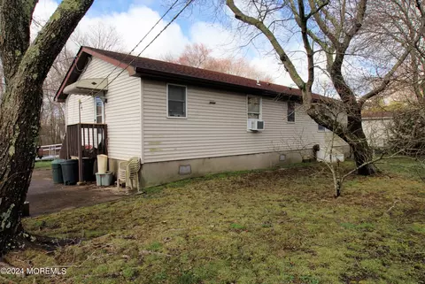 Exterior - 91 Ocean Ave, Waretown, NJ 08758 photo 3 of 4