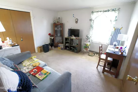 Living - 91 Ocean Ave, Waretown, NJ 08758 photo 4 of 4