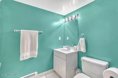 Bath - 20 Sheldon Ave, Brick, NJ 08723 photo 4 of 4