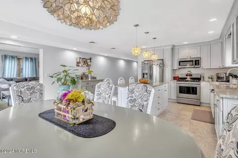 Dining - 20 Sheldon Ave, Brick, NJ 08723 photo 1 of 3