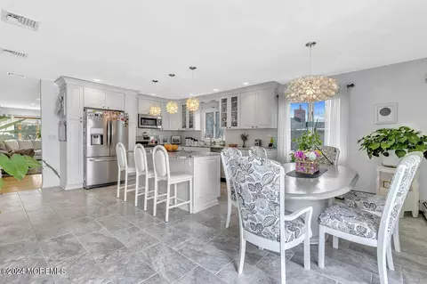 Dining - 20 Sheldon Ave, Brick, NJ 08723 photo 2 of 3
