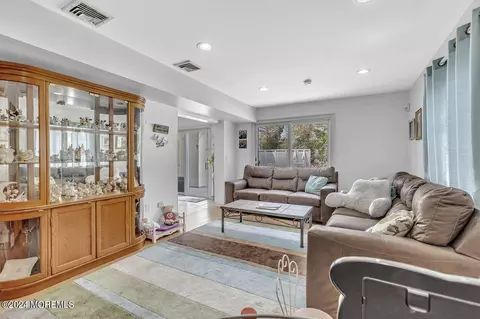 Living - 20 Sheldon Ave, Brick, NJ 08723 photo 5 of 8