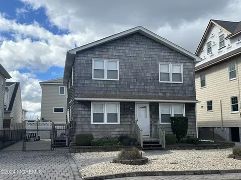 305 Gerrard Ave, Seaside Park, NJ 08752