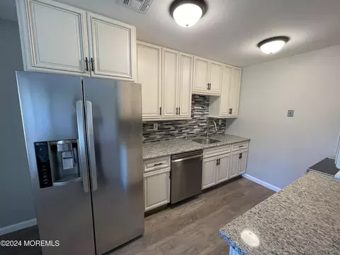 827 Balmoral Ct # B, Lakewood, NJ 08701