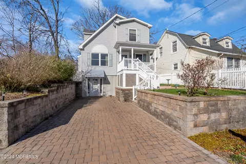 196 Delaware Ave, Oakhurst, NJ 07755